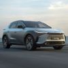 Toyota ra mắt SUV điện bZ4X đầu tiên