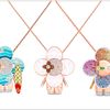 Cùng "Vivienne" của nhà Louis Vuitton du lịch thế giới sang trọng