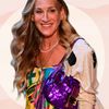Chiếc túi Baguette nổi tiếng của Carrie Bradshaw đã chính thức trở lại màn ảnh sau khi bị … “đánh cắp”
