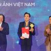 "Bố già" Trấn Thành tiếp tục đại thắng giải thưởng cuối năm