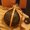 Louis Vuitton và những mẫu túi độc - lạ có 1-0-2