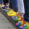 Giày crocs - tuyên ngôn thời trang mới của giới trẻ?