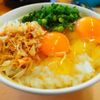 Điều gì đã khiến Tamago Kake Gohan - Cơm trộn trứng sống của Nhật trở nên cực kỳ nổi tiếng?