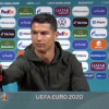 Cú gạt tay của Ronaldo khiến Coca-Cola “bốc hơi” 4 tỷ USD