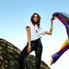 PUMA và Cara Delevingne ra mắt BST kỷ niệm Pride Month