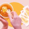 Xu hướng “sugar waxing” phủ sóng TikTok Âu Mỹ