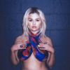 Sắc tím chủ đạo trong BST bikini do Selena Gomez thiết kế