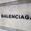 Balenciaga bất ngờ xóa sạch tất cả các kênh truyền thông xã hội