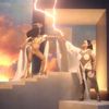 Visual đỉnh cao của Cardi B và Lizzo trong MV Rumors
