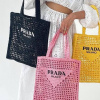 Túi Prada Raffia Tote Bag - Phụ kiện bền vững "gây bão" làng mốt