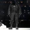 Bên cạnh album mới, Kanye West ra mắt các sản phẩm Merch cùng Balenciaga