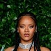 Ca sĩ Rihanna trở thành tỷ phú USD
