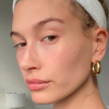 Hé lộ chu trình dưỡng da của Hailey Bieber