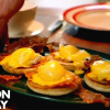 Ăn sáng kiểu Mỹ với món trứng benedict lừng danh cùng vua đầu bếp Gordon Ramsay