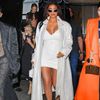Thời trang mẹ bầu của Kylie Jenner khiến công chúng điên đảo