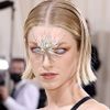 Người đẹp chuyển giới Hunter Schafer gây ấn tượng mạnh tại Met Gala