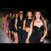 Versace tái hiện bản sắc trong BST Xuân Hè 2022