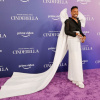 Billy Porter diện đầm đính nơ, nổi bật trên thảm đỏ ra mắt Cinderella