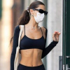 Bella Hadid và mốt mặc đồ tập gym ra đường