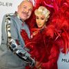 NTK huyền thoại "Thierry Mugler" ra đi để lại di sản thời trang đồ sộ