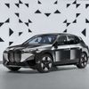 BMW iX Flow có thể thay đổi màu sơn trong chớp mắt