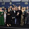 Thời trang thảm đỏ các sao Hollywood tại Lễ trao giải SAG Awards 2022