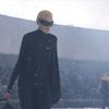 Balenciaga 360° Show Winter 22 - Đồng cảm cùng người dân Ukraine