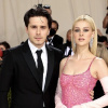 Brooklyn Beckham và Nicola Peltz đã chính thức về chung một nhà