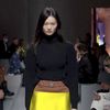 Prada - Spring Summer 2022: Sự gợi cảm theo cách không gượng ép