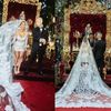 Lễ cưới của Kourtney Kardashian với Travis: Xu hướng váy cưới siêu nhỏ
