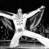 Huyền thoại Elvis Presley lên phim, với trang phục từ Prada thiết kế