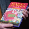 Tại sao cuốn truyện “Harry Potter và Hòn đá Phù Thuỷ” này lại có giá lên tới 5,8 tỷ đồng?