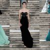 BST Valentino Haute Couture Thu Đông 2022: Pierpaolo Piccioli và lối chơi đa sắc màu