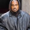 Kanye West đăng ký bản quyền cho một logo thời trang mới