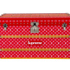 Một chiếc rương Supreme x Louis Vuitton được bán với giá 2,2 tỷ đồng