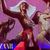 Vừa hạ cánh Paris, Jennie đã tới xem Lisa (BLACKPINK) diễn ở hộp đêm