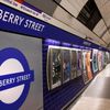 Burberry bứt phá trở lại và đặt cược vào Daniel Lee để phát triển hơn