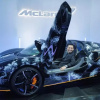 Minh "Nhựa" tung video đến đại bản doanh ở Anh để xem mắt McLaren Elva