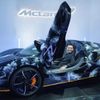 Minh "Nhựa" tung video đến đại bản doanh ở Anh để xem mắt McLaren Elva