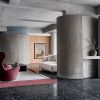 Căn penthouse thiết kế tối giản với vật liệu thô mộc