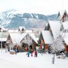 Du lịch đi bộ trên băng và leo băng tại Maligne Canyon, Jasper