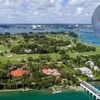 Tỷ phú Jeff Bezos chuyển đến 'hầm trú ẩn tỉ phú' ở Miami sống
