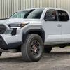"Vén màn" xe bán tải Toyota Tacoma 2024 – đối thủ khiến Ford Ranger phải dè chừng