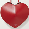 Mẫu túi trái tim hot nhất tuần thời trang