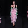 Valentino Haute Couture Xuân Hè 2023 vũ trụ may đo thủ công cao cấp