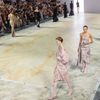 Fendi Couture Thu Đông 2023 - Tìm kiếm sự thanh lịch trong sự đơn giản