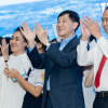 Ông Johnathan Hạnh Nguyễn, Tiên Nguyễn trao học bổng dự án “Ươm mầm tương lai”