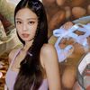 Dân tình rần rần buộc nơ vào đồ ăn, “thánh tạo trend” Jennie (BLACKPINK) bỗng chốc được xướng tên