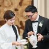Diễn viên Ngọc Huyền lên xe Lexus 'theo chồng về dinh'