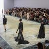 BST Fendi Haute Couture Xuân-Hè 2024: Fendi luôn hướng tới tương lai